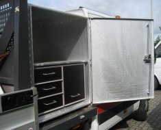 Aluminium tussenbak met ladekast